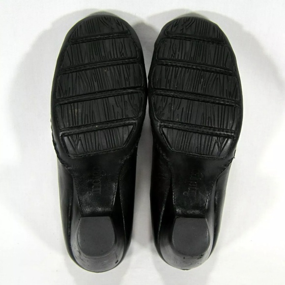 Indigo (By Clark's) Black Leather Pumps Size: 8.5M - Picture 7 of 8